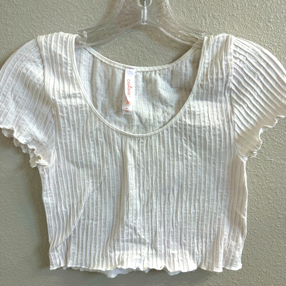Ribbed white scoop neck basic